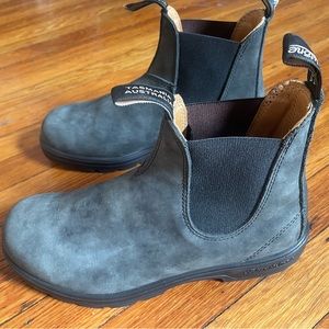 Blundstones M8.5 Rustic Black LN